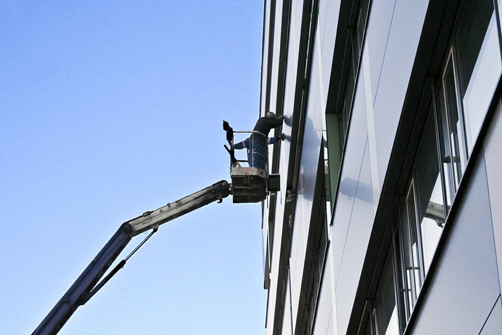 Výškové mytí oken